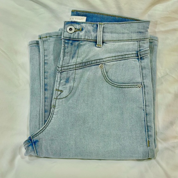 NWT Chelsea & Violet flare bell bottom high waisted jeans 25 lysee wash - Picture 3 of 3